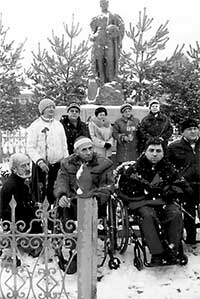 Возложение цветов к Мемориалу